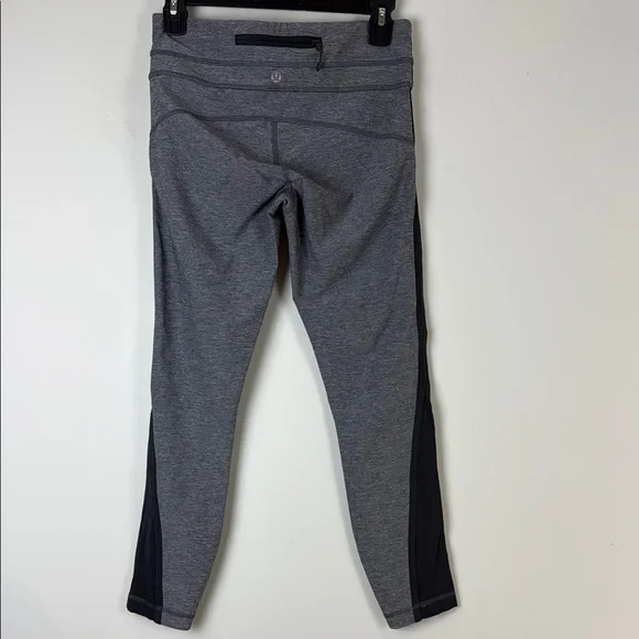 Lululemon Athletica Gray and Black Leggings with Streamlined Fit Size 6 - Picture 2 of 9